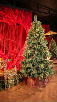 Christmas Tree 210 CM With Pine Cones, Berries And Lights საახალწლო ნაძვის ხე სილიკონის წიწვებით და განათებით, 2 image