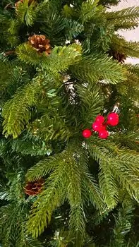Christmas Tree  210 CM With Pine Cones And Berries PE + PVC ნაძვის ხე შერეული სილიკონის წიწვებით, გირჩით და კენკრით, 10 image