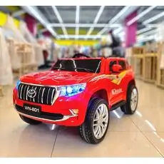 Toyota Prado Red -ელექტრო მანქანა კაუჩუკის საბურავებით