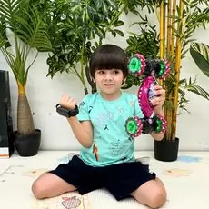 Radio-controlled car with light and sound - საბავშვო სათამაშო მანქანა დისტანციური მართვით