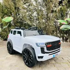 Electric Jeep Toyota White - ელექტრო მანქანა კაუჩუკის საბურავებით