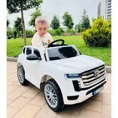 Toyota Jeep White - ელექტრო მანქანა კაუჩუკის საბურავებით