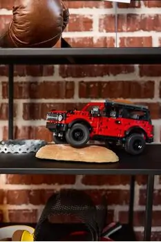 Lego Technic 42213 Ford Bronco® SUV, 11 image