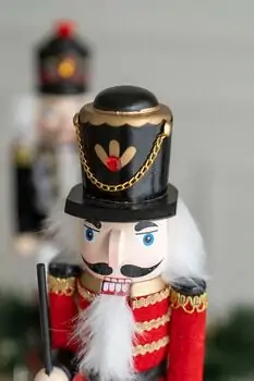 Rifle Nutcracker Christmas Decoration - საახალწლო დეკორაცია მაკნატუნა, 3 image