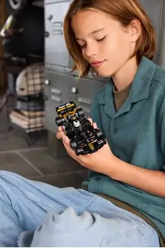 Lego Speed Champions 77252 APXGP Team Race Car from F1® The Movie, 10 image
