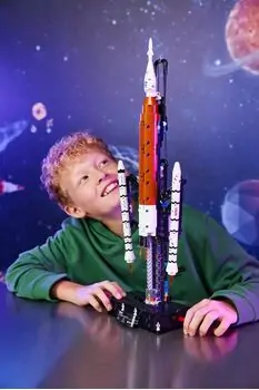 Lego Technic 42221 NASA Artemis Space Launch System Rocket, 10 image