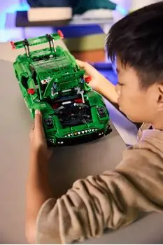 Lego Technic 42224 Porsche 911 GT3 R REXY AO Racing Car, 11 image