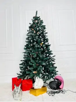 Christmas Tree With Pine Cones საახალწლო ნაძვის ხე გირჩით 180 სმ (OT010)