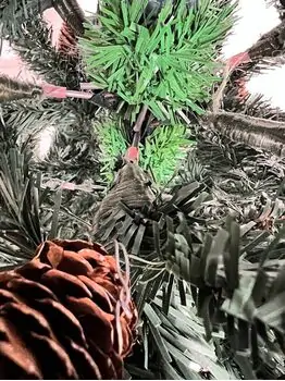 Christmas Tree With Pine Cones And Snow-Covered Branches საახალწლო ნაძვის ხე გირჩით და დათოვლილი ბოლოებით 210 სმ (OT011), 13 image