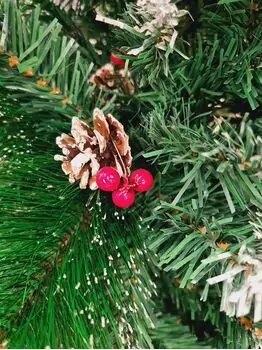 Christmas Tree With Pine Cones And Berries 180 CM ნაძვის ხე დათოვლილი ბოლოებით გირჩით და კენკრით (OT024), 5 image