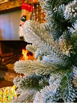 Christmas Tree 180 CM PE + PVC Snow-Covered - ნაძვის ხე, დათოვლილი, შერეული სილიკონის წიწვებით, 4 image