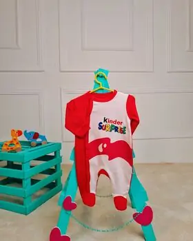 Bebio Romper Kinder Surprise Red - საბავშვო რომპერი