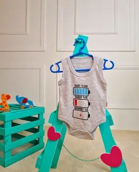 Bebio Bodysuit Baby & Daddy & Mommy Grey - ჩვილის ბოდე