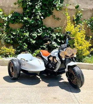 Retro Moto White - ელექტრო მანქანა ტყავის სავარძლით