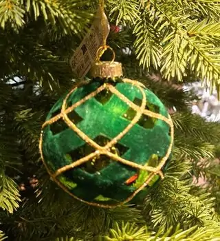 Green Ball With Velvet Hanging Decoration - ნაძვის ხის სათამაშო