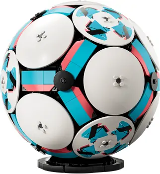 Lego Editions 43019 Soccer Ball, 2 image