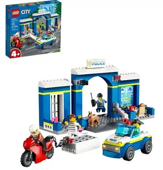 Lego City 60370 Police Station Chase
