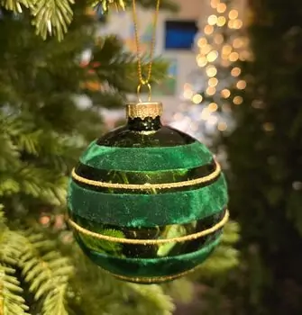 Green Ball With Velvet Hanging Decoration - ნაძვის ხის სათამაშო