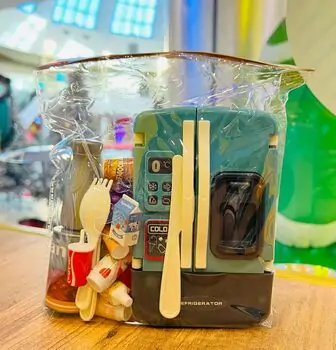 Refrigerator With Accessories - სათამაშო მაცივარი