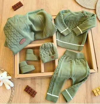 Cute Knitted 5 In 1 Set Green - ჩვილის სამოსის ნაკრები