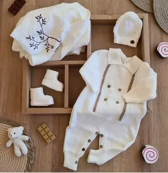 Cute Knitted 4 In 1 Set White - ჩვილის სამოსის ნაკრები