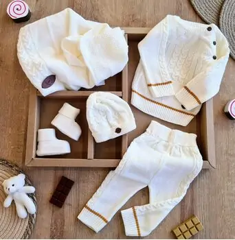 Cute Knitted 5 In 1 Set White - ჩვილის სამოსის ნაკრები
