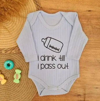 I Drink Till I Pass Out Bodysuit - ჩვილის ბოდე