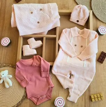 Cute Knitted 5 In 1 Set Pink - ჩვილის სამოსის ნაკრები