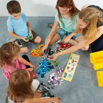 LEGO Classic 10698 Large Creative Brick Box, 14 image