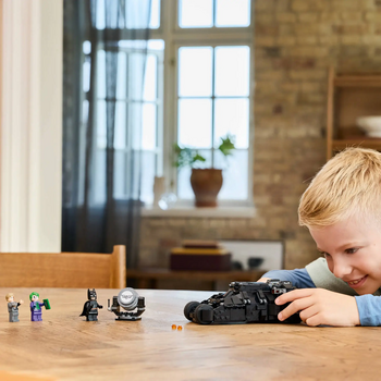 LEGO Super Heroes 76303 Batman™ Tumbler vs. Two-Face™ & The Joker™, 4 image