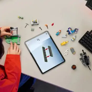 Lego Fortnite 77075 Peely & Sparkplug's Camp, 8 image
