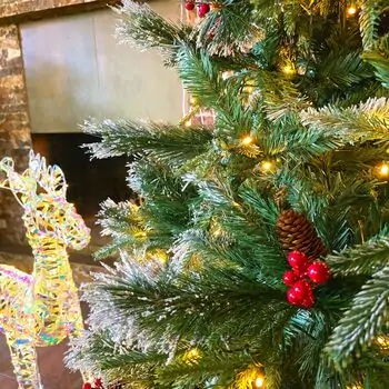 Christmas Tree 210 CM With Lights White Tips, Pine Cones And Berries PE+PVC - ნაძვის ხე განათებით შერეული სილიკონის წიწვებით, თეთრი ბოლოებით, გირჩით და კენკრით, 3 image