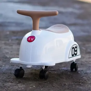 Ride On Car White - გადსაჯდომი მანქანა, 2 image