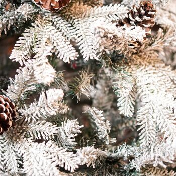 Snow-Covered Christmas Tree With Pine Cones საახალწლო ნაძვის ხე დათოვლილი ტოტებით და გირჩით 210 სმ (OT2083), 9 image