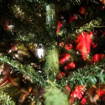 Crystal Christmas Tree 220 CM With Snow-Covered Branches And Berries ნაძვის ხე დათოვლილი ბოლოებით და კენკრით, 12 image