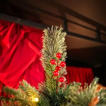 Christmas Tree 210 CM With Pine Cones, Berries And Lights საახალწლო ნაძვის ხე სილიკონის წიწვებით და განათებით, 3 image