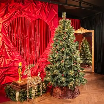 Christmas Tree 210 CM With Pine Cones, Berries And Lights საახალწლო ნაძვის ხე სილიკონის წიწვებით და განათებით
