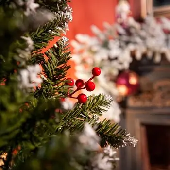 Frostmere Christmas Tree 180 CM With Pine Cones And Berries - ნაძვის ხე დათოვლილი ბოლოებით, გირჩით და კენკრით, 13 image
