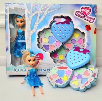 Strawberry Make Up Set With Doll -  საბავშვო მაკიაჟის ნაკრები თოჯინით