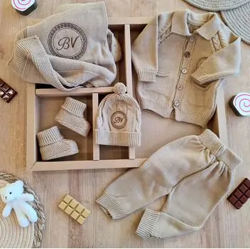 Cute Knitted 5 In 1 Set Brown - ჩვილის სამოსის ნაკრები