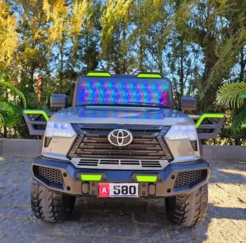 Toyota Electric Car Painted Grey - ელექტრო მანქანა კაუჩუკის საბურავებით, 3 image
