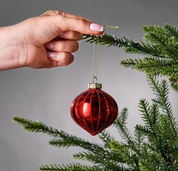 Crimson Velvet Twist Hanging Decoration - ნაძვის ხის სათამაშო, 2 image