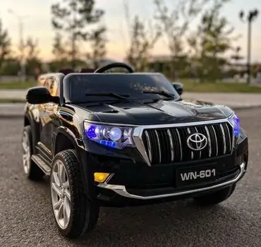 Toyota Land Cruiser Car Painted Black - ელექტრო მანქანა კაუჩუკის საბურავებით