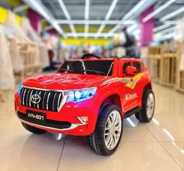 Toyota Prado Red -ელექტრო მანქანა კაუჩუკის საბურავებით