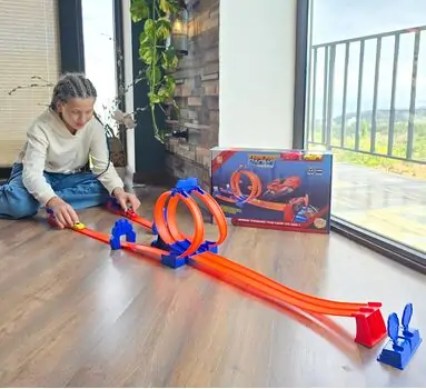 Racing Track  With 2 Pull Back Car - სათამაშო ტრასა, 2 image