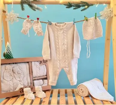 Beautiful Knitted Clothes Set Beige - საბავშვო ტანსაცმლის ნაკრები