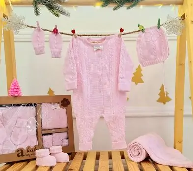 Cute Knitted Clothes Set Pink - საბავშვო ტანსაცმლის ნაკრები