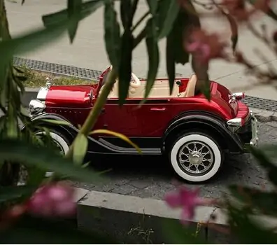 Rolls Royce Vintage Style Car Painted Red - ელექტრო მანქანა, 16 image