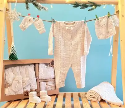 Cute Knitted Clothes Set Beige - საბავშვო ტანსაცმლის ნაკრები
