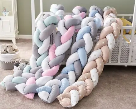 Yuar Baby Braided Bumper Grey-Pink-White საბავშვო საწოლის ბამპერი/ნაწნავი